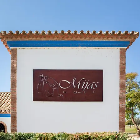 The Luxury Golf Paradise - 8 Pax Groups - Families Apartment