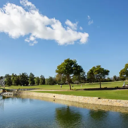 The Luxury Golf Paradise - 8 Pax Groups - Families Apartment *